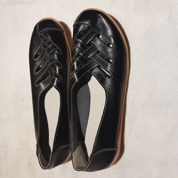 Ladies flats - Picture 2 of 3